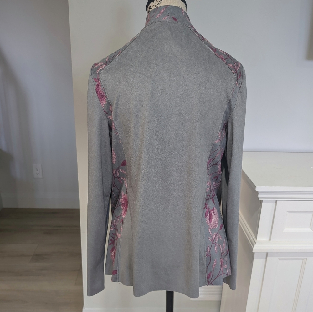 TANJAY | Women's Grey/Pink Faux Suede Floral Lightweight Open Jacket - Picture 5 of 7